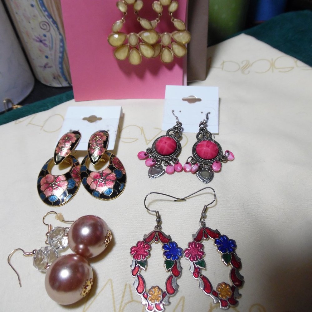 Colorful DANGLE EARRING ASSORTMENT OF 5 PAIR